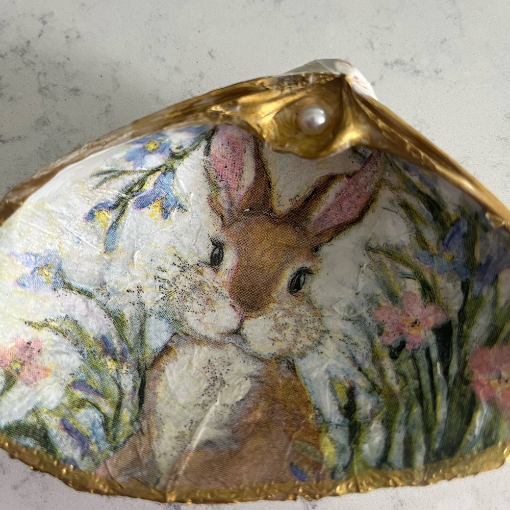 Decoupage Easter bunny shell - Picture 7 of 11